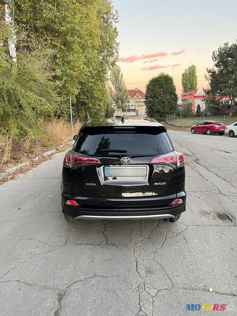 2016' Toyota RAV4 photo #4