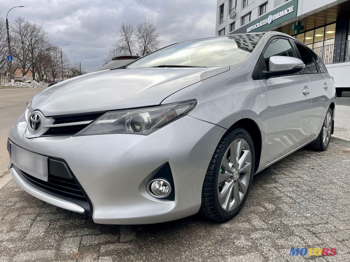 2015' Toyota Auris photo #2