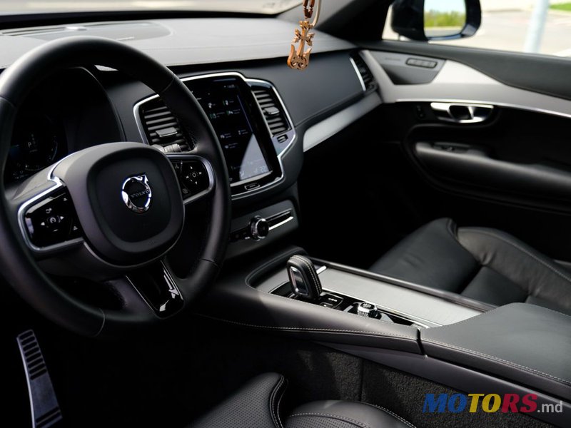 2022' Volvo XC90 photo #5