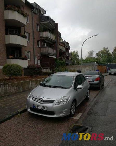 2011' Toyota Auris photo #1