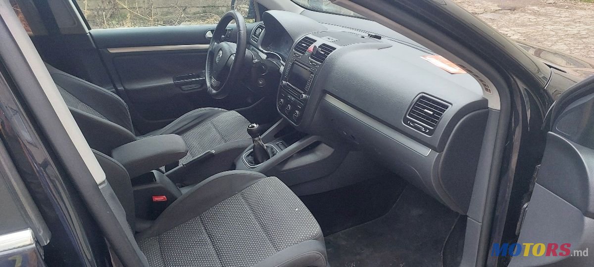 2008' Volkswagen Jetta photo #6