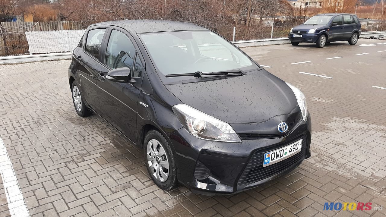 2014' Toyota Auris photo #3