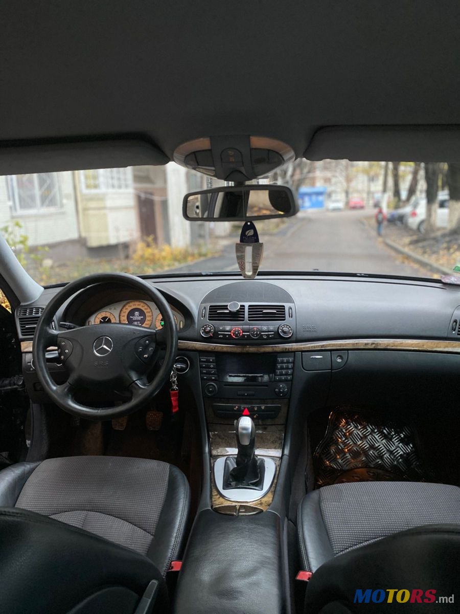 2004' Mercedes-Benz E Класс photo #4