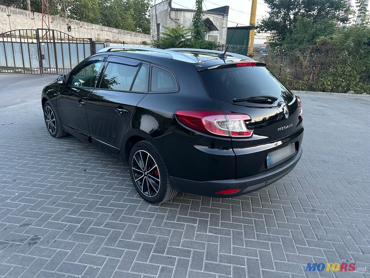 2012' Renault Megane photo #3