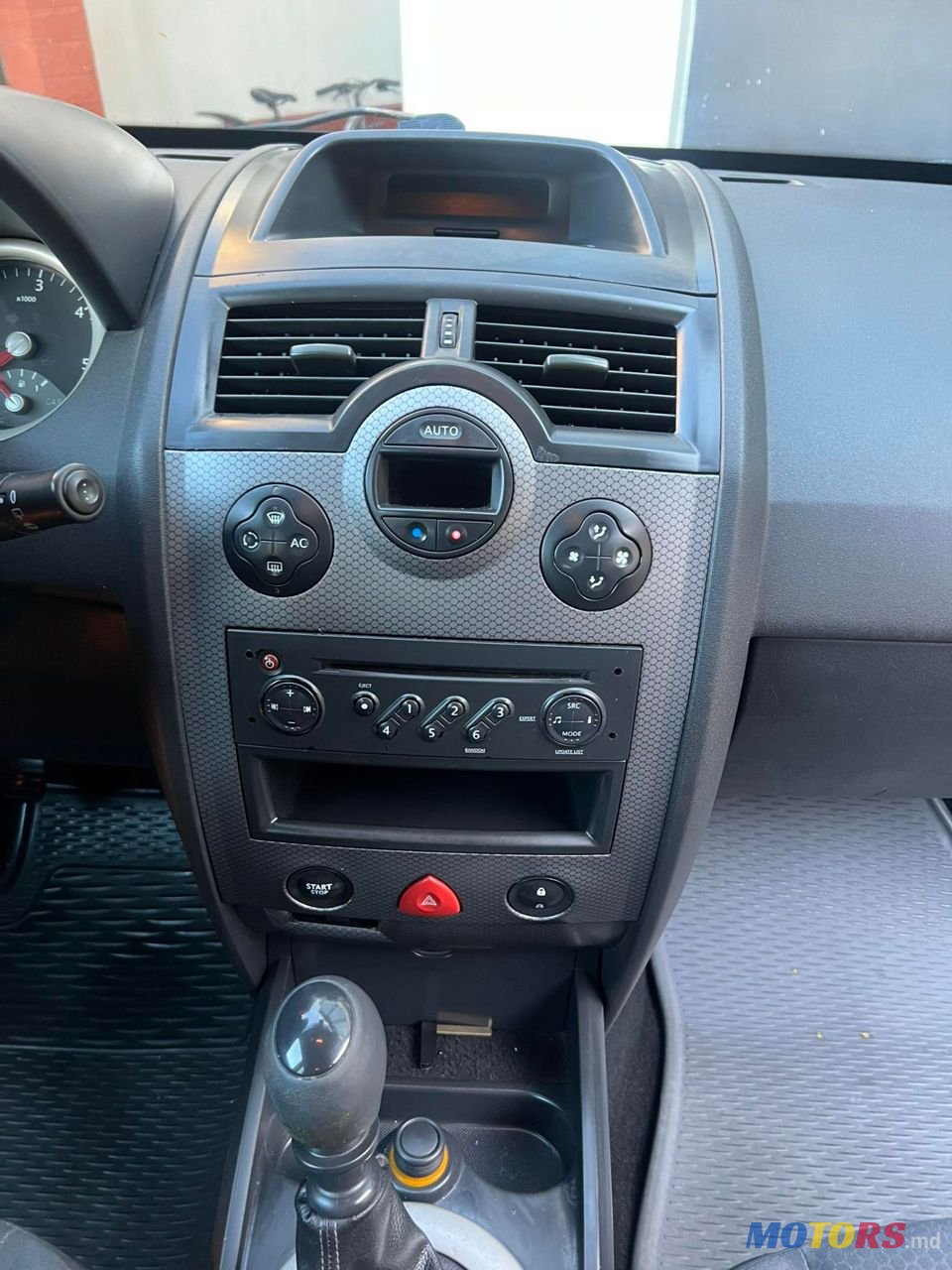 2006' Renault Megane photo #5