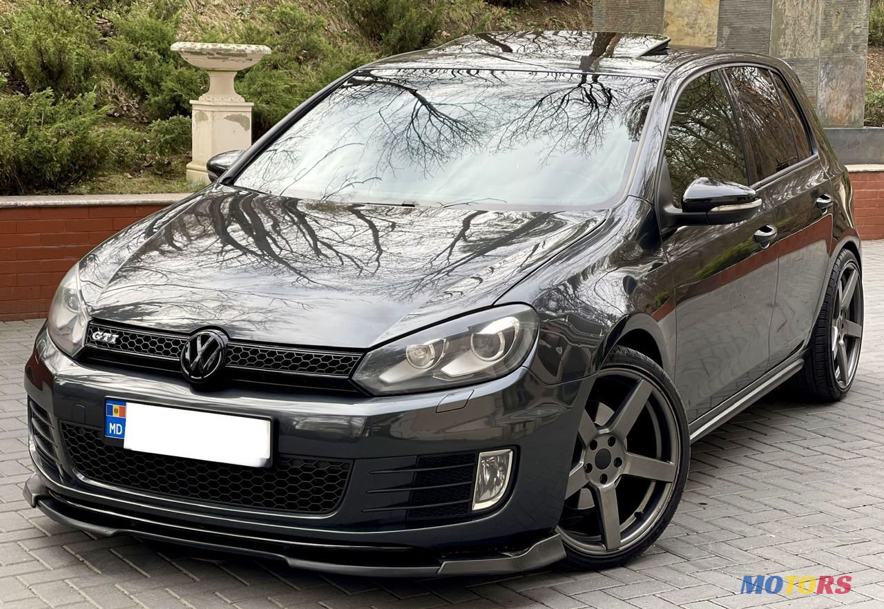 2010' Volkswagen Golf photo #2