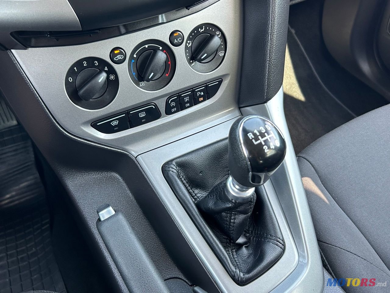 2013' Ford Focus photo #5