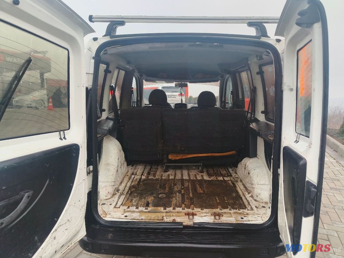 2009' Fiat Doblo photo #2