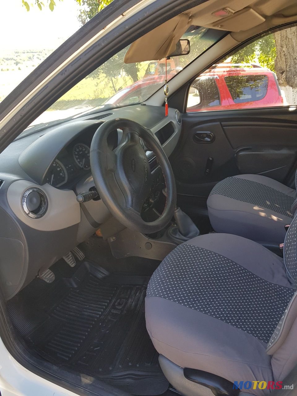 2010' Dacia Logan photo #4