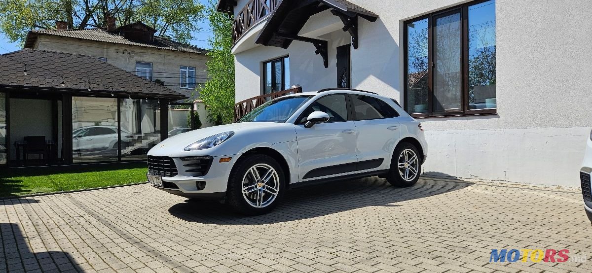 2016' Porsche Macan photo #1