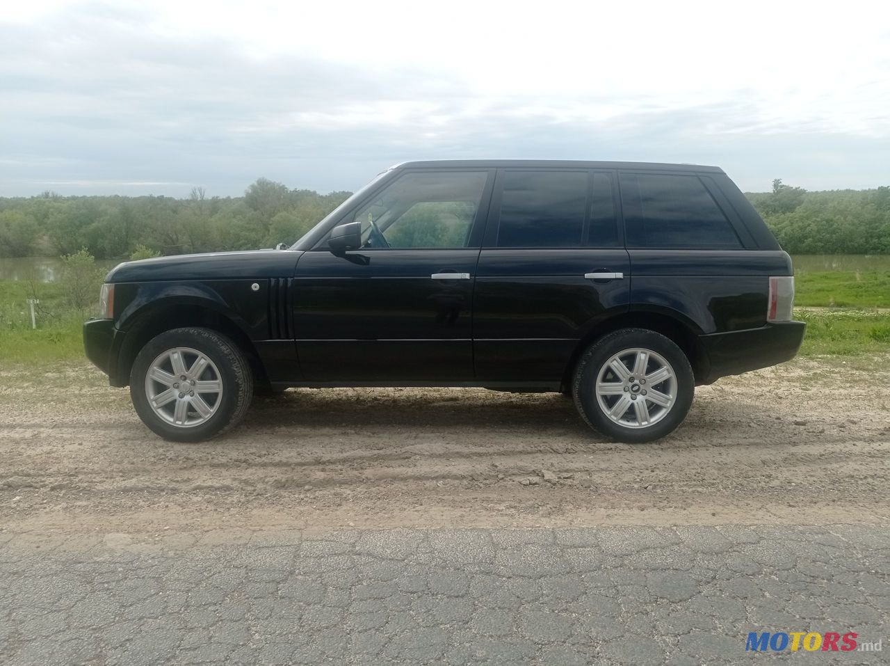 2008' Land Rover Range Rover photo #1