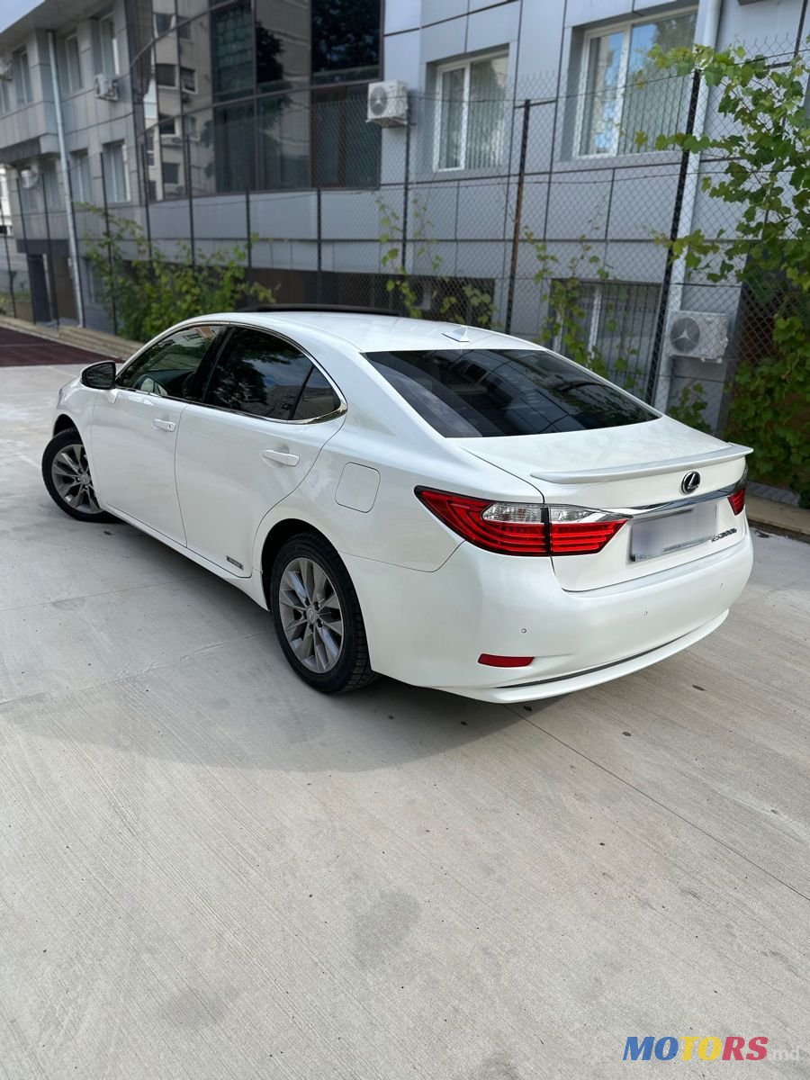 2014' Lexus Es Series photo #5
