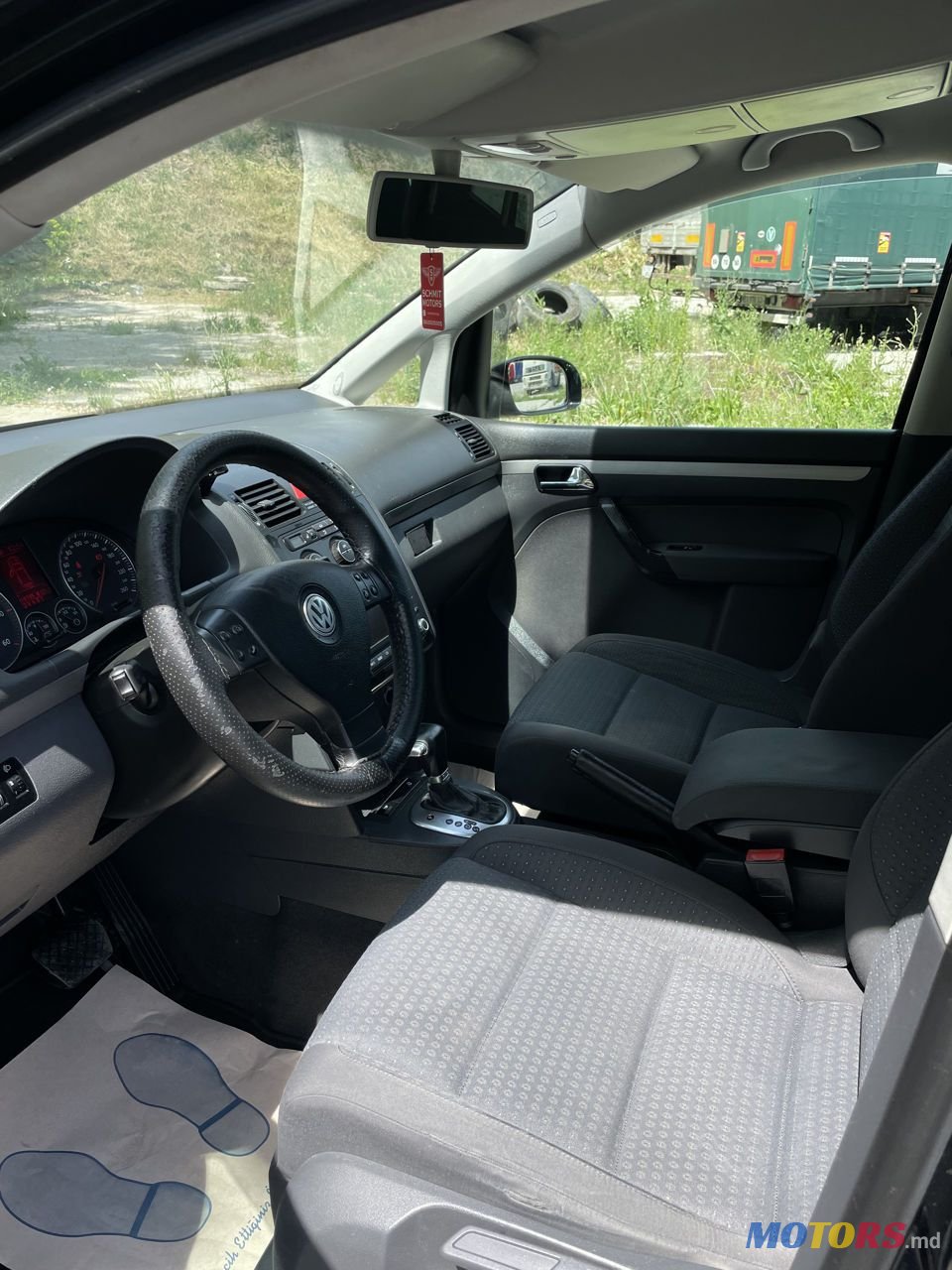 2006' Volkswagen Touran photo #6