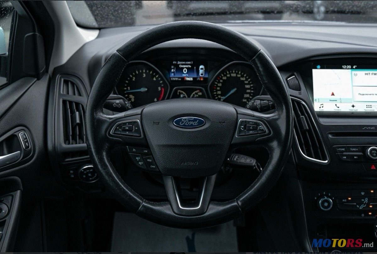 2017' Ford Focus photo #6
