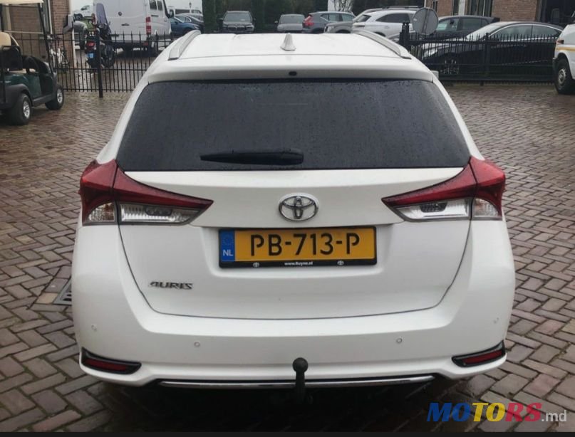 2017' Toyota Auris photo #6