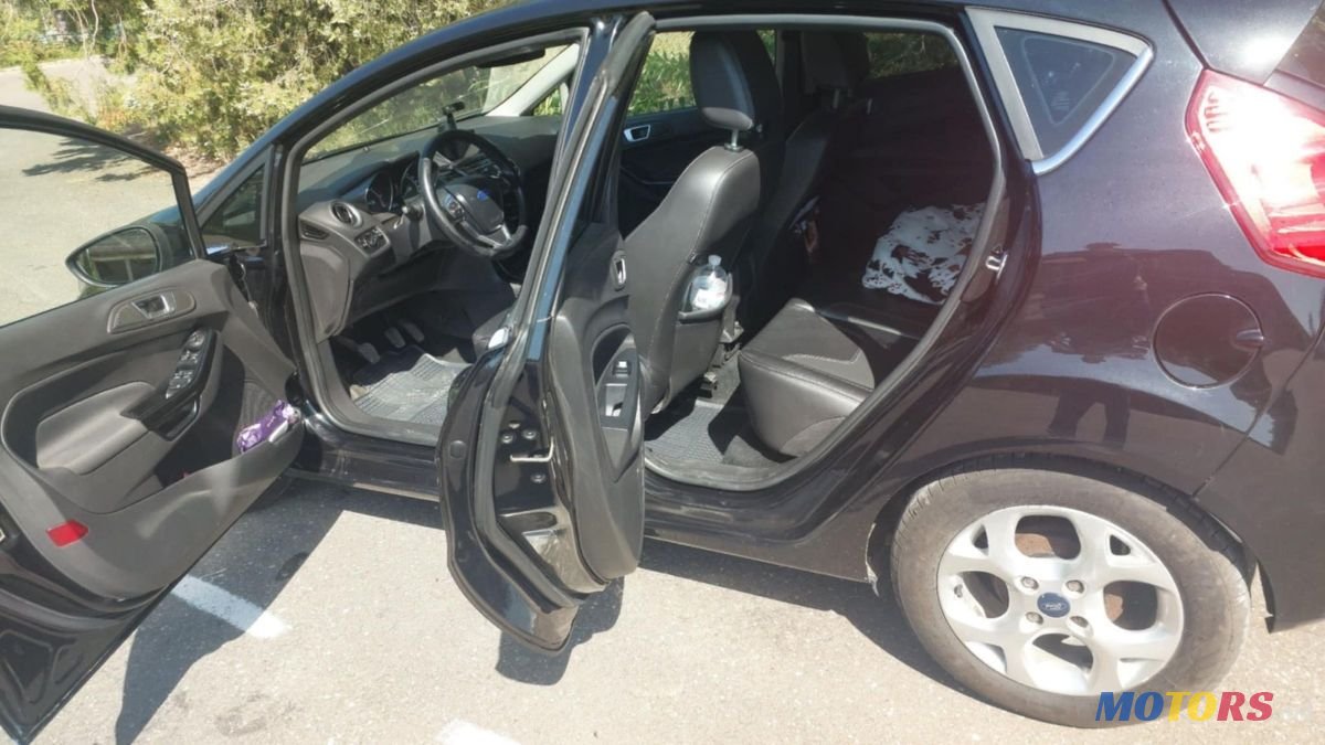 2015' Ford Fiesta photo #4