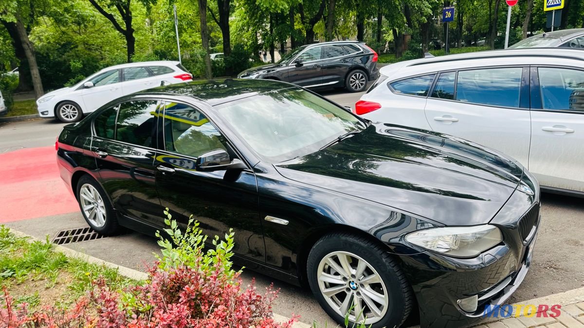 2013' BMW 5 Series photo #1