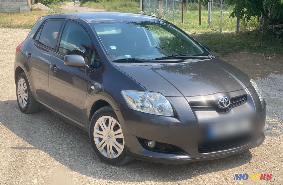 2009' Toyota Auris photo #3