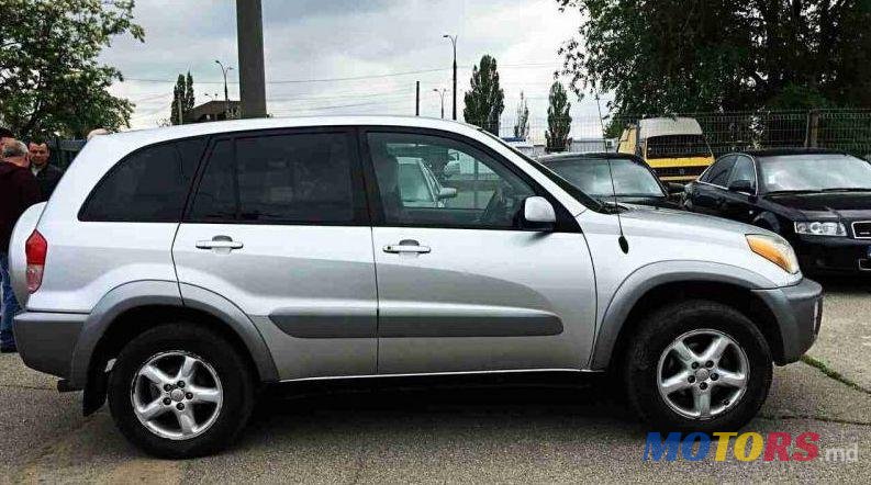 2001' Toyota RAV4 photo #1