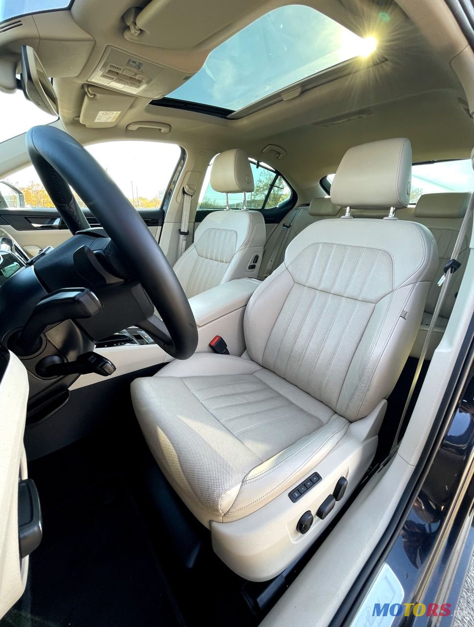 2015' Skoda Superb photo #5