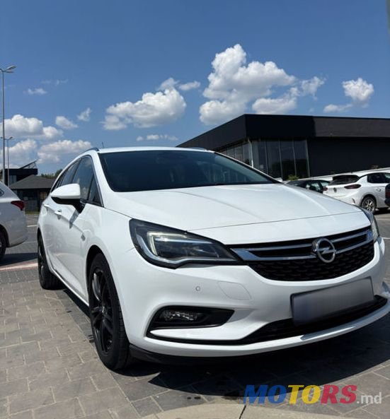 2017' Opel Astra photo #3