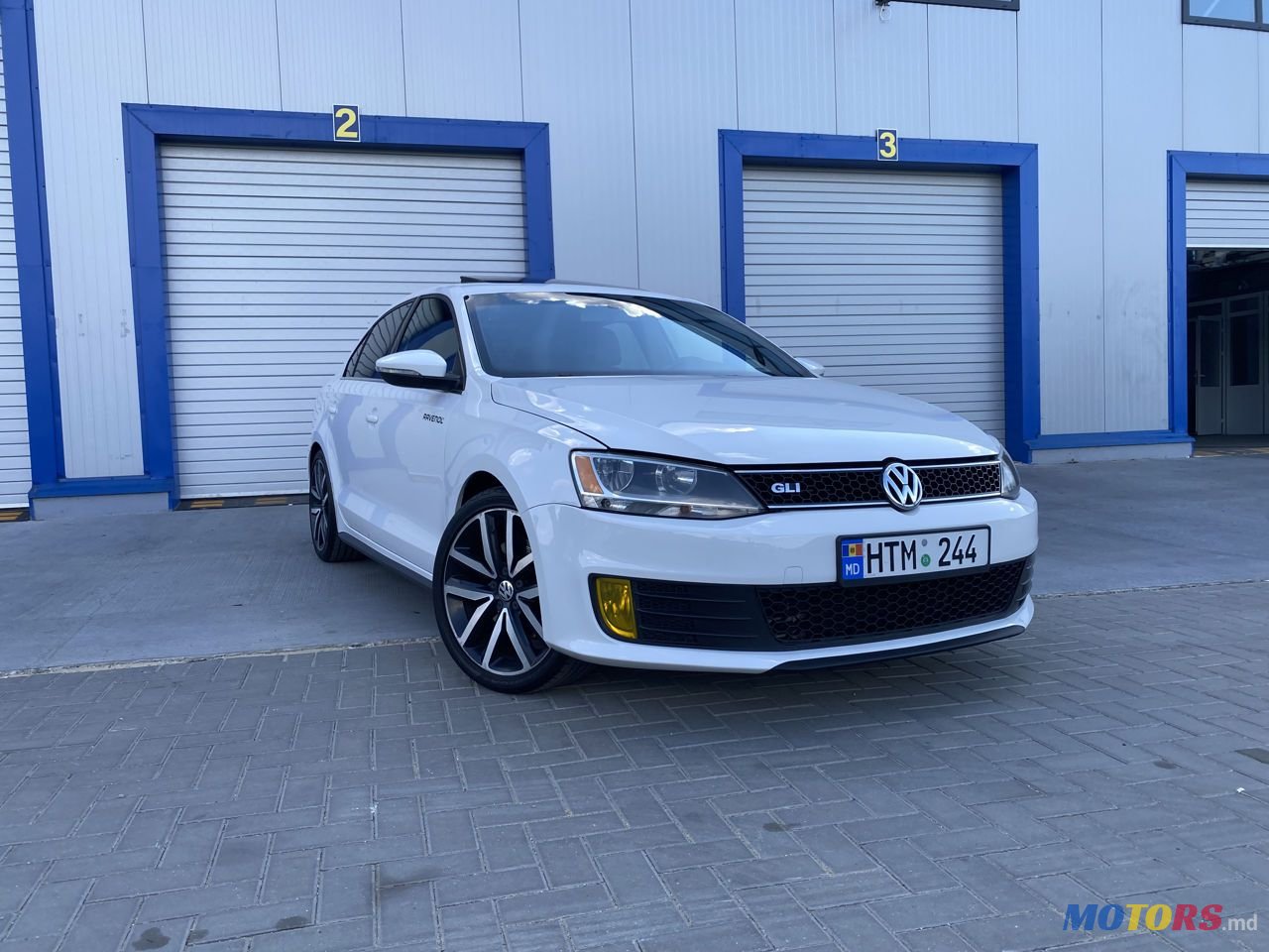 2012' Volkswagen Jetta photo #1