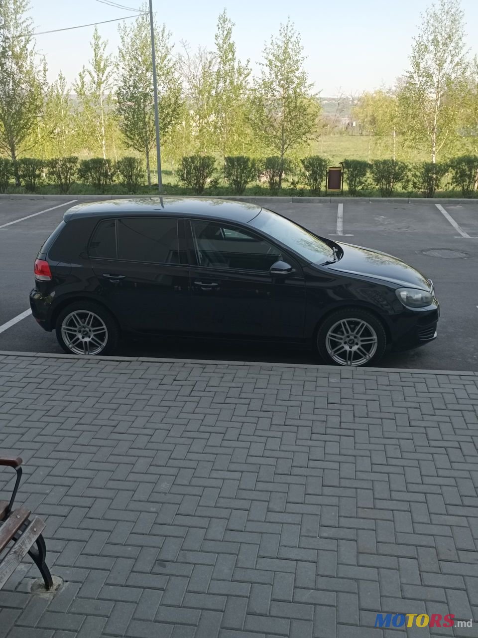 2009' Volkswagen Golf photo #5