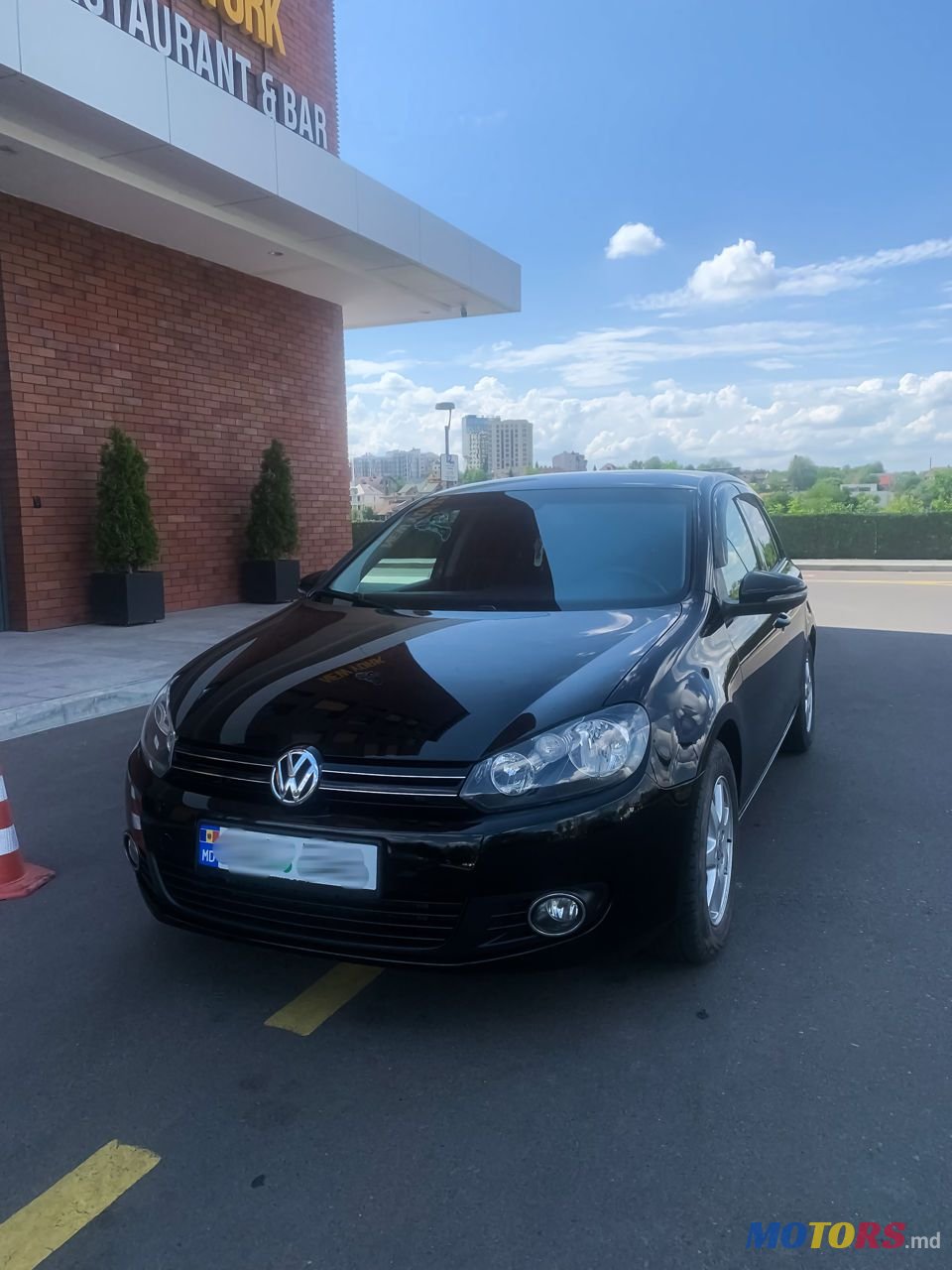 2009' Volkswagen Golf photo #1