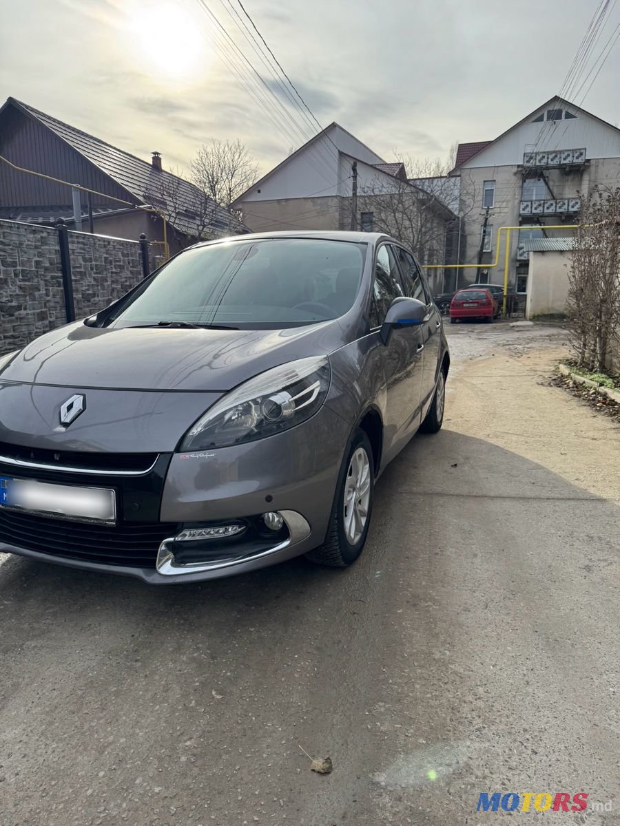 2012' Renault Scenic photo #2