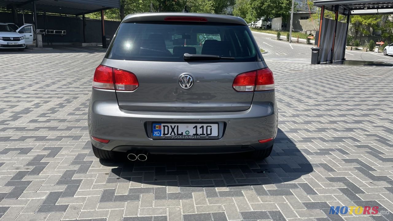 2010' Volkswagen Golf photo #2