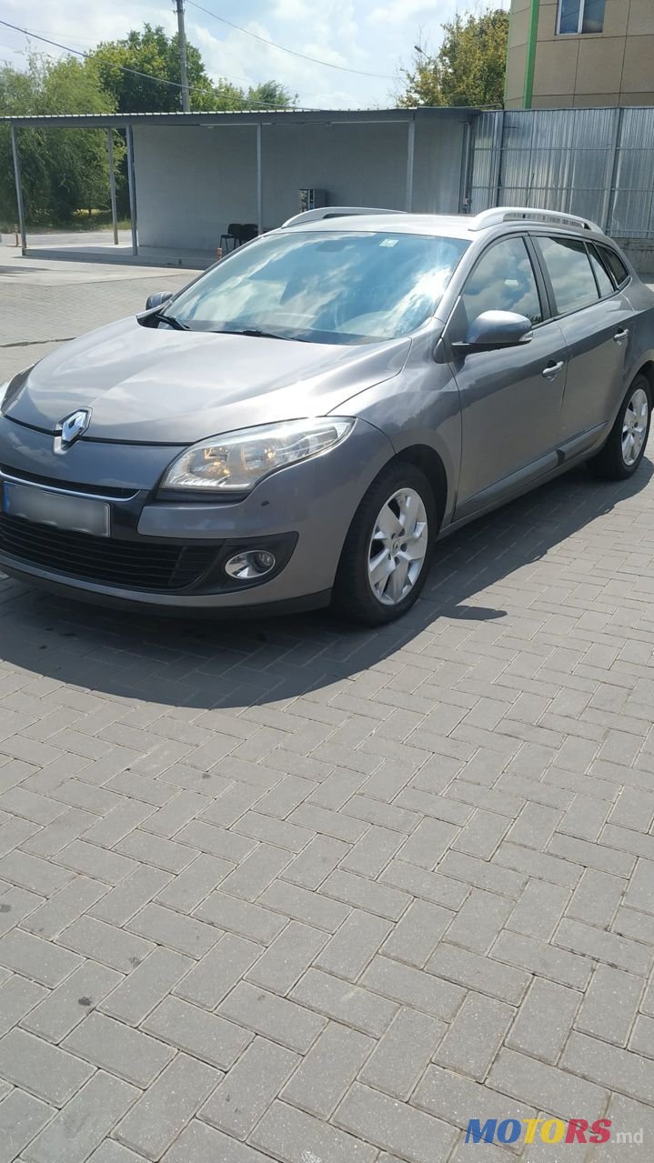 2012' Renault Megane photo #1