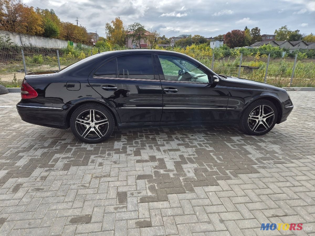 2005' Mercedes-Benz E-Class photo #3