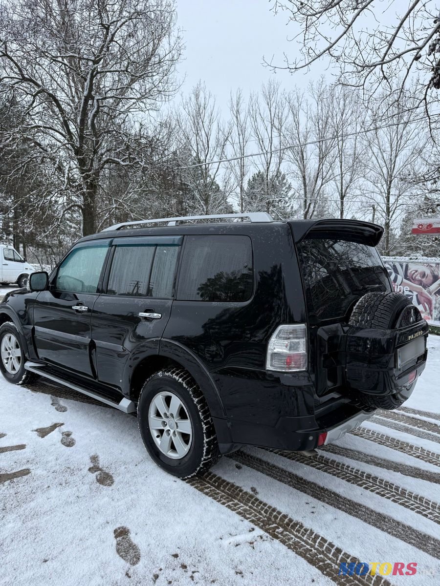2008' Mitsubishi Pajero photo #3