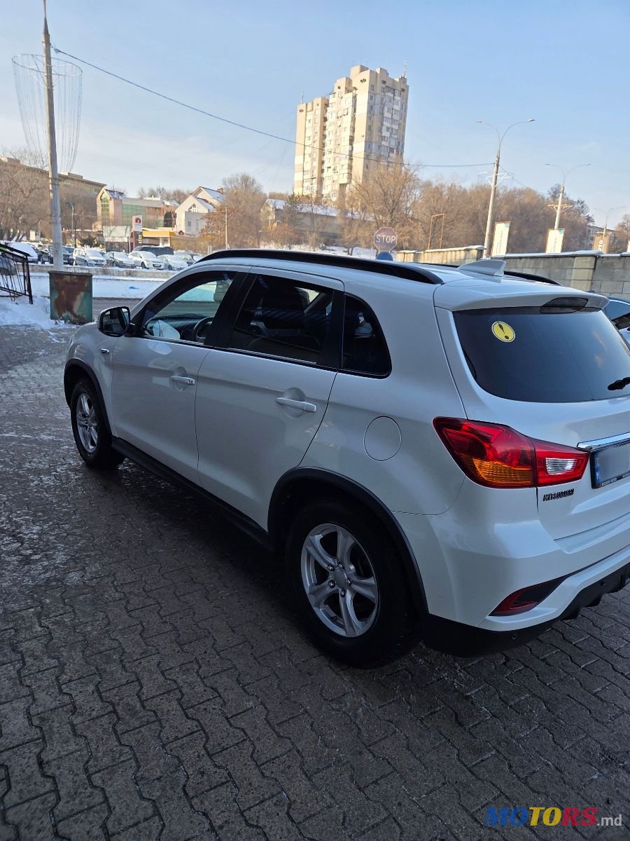 2019' Mitsubishi ASX photo #4