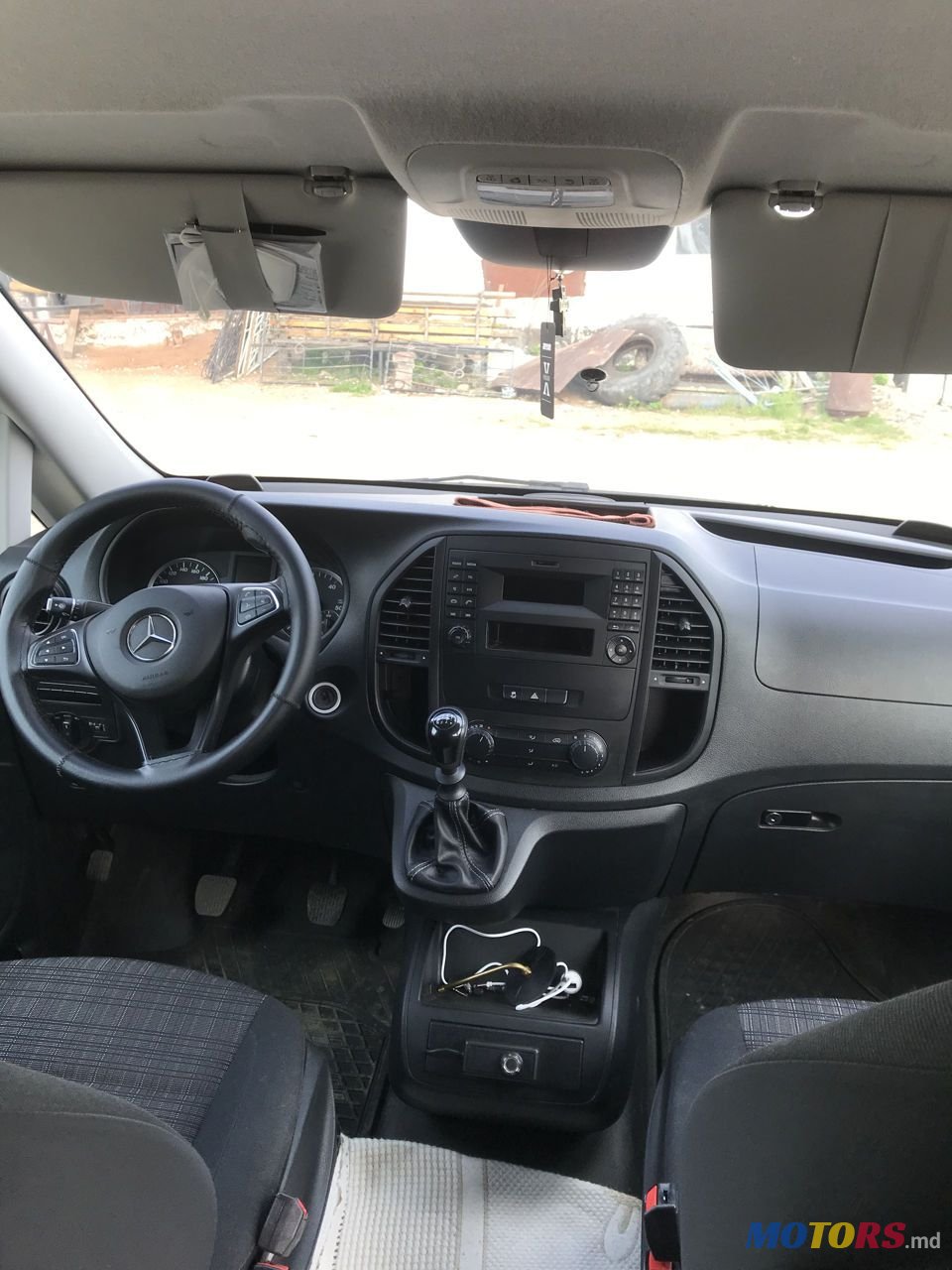 2015' Mercedes-Benz Vito photo #2