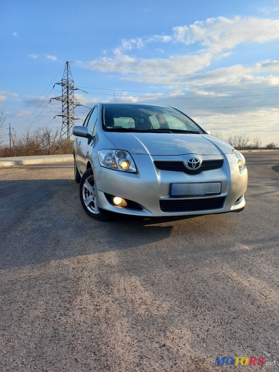 2007' Toyota Auris photo #1