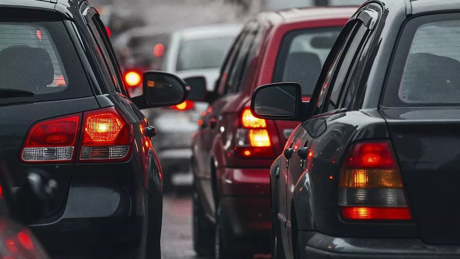 Бухарест с 2027 года начнет ограничивать движение старых автомобилей