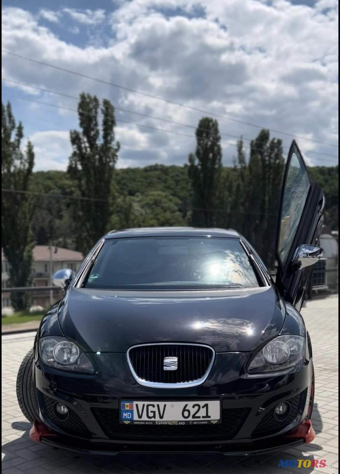 2011' SEAT Leon SPORT photo #2