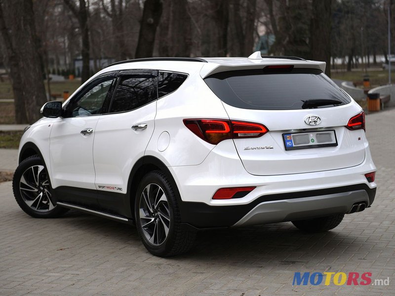 2016' Hyundai Santa Fe photo #4