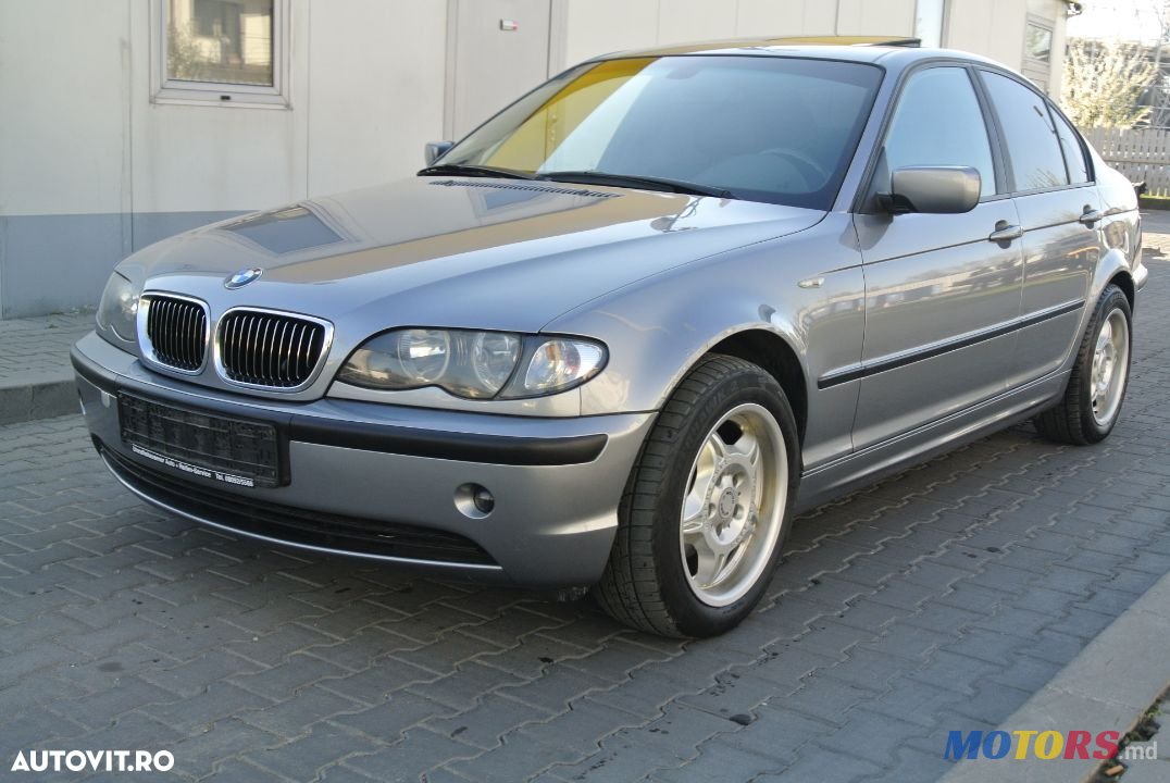 2004' BMW 1 Series 3 Door photo #2