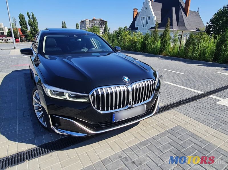2019' BMW 7 Series photo #3