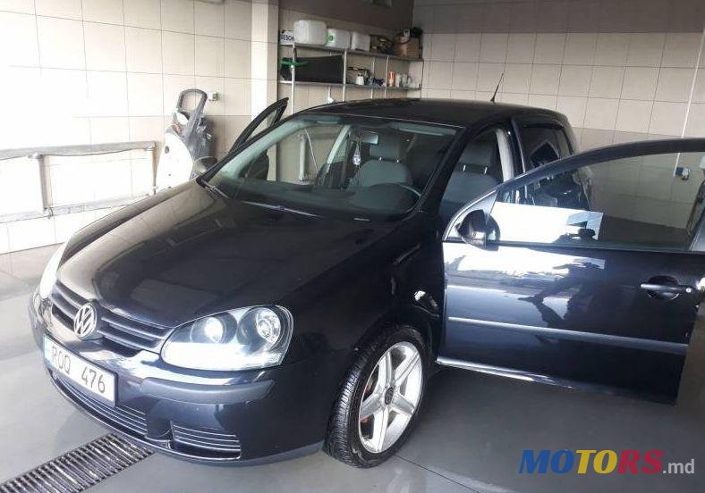 2005' Volkswagen Golf photo #1