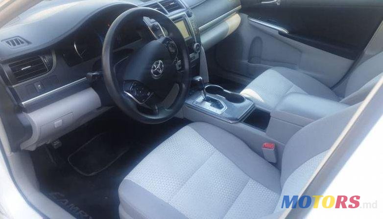 2011' Toyota Camry photo #3