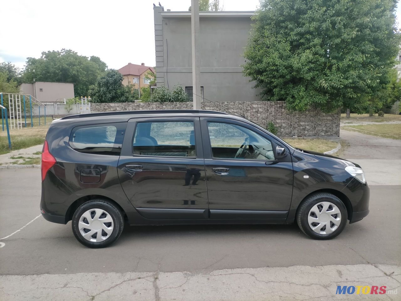 2012' Dacia Lodgy photo #3