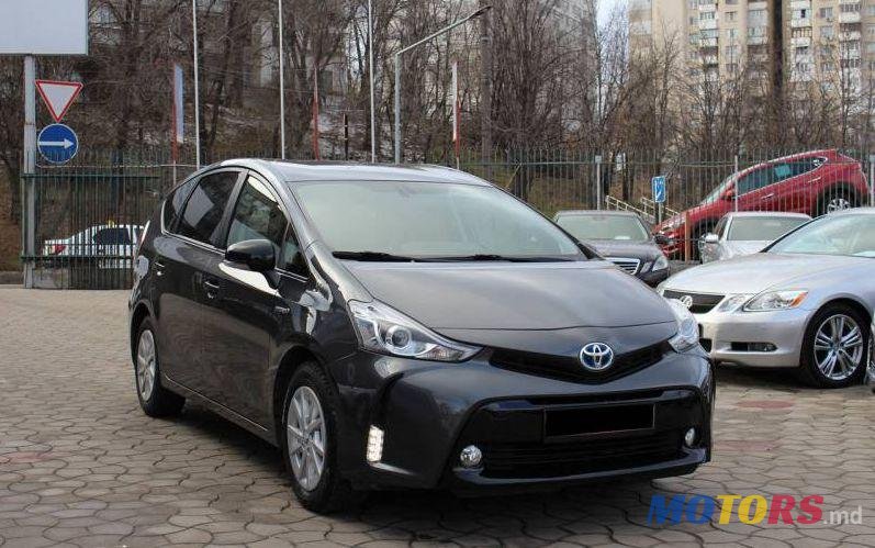 2015' Toyota Prius + photo #1