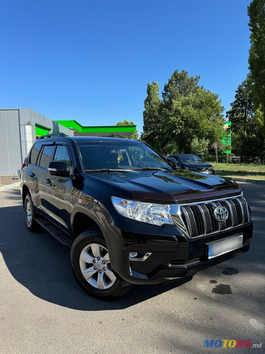 2019' Toyota Land Cruiser Prado photo #2