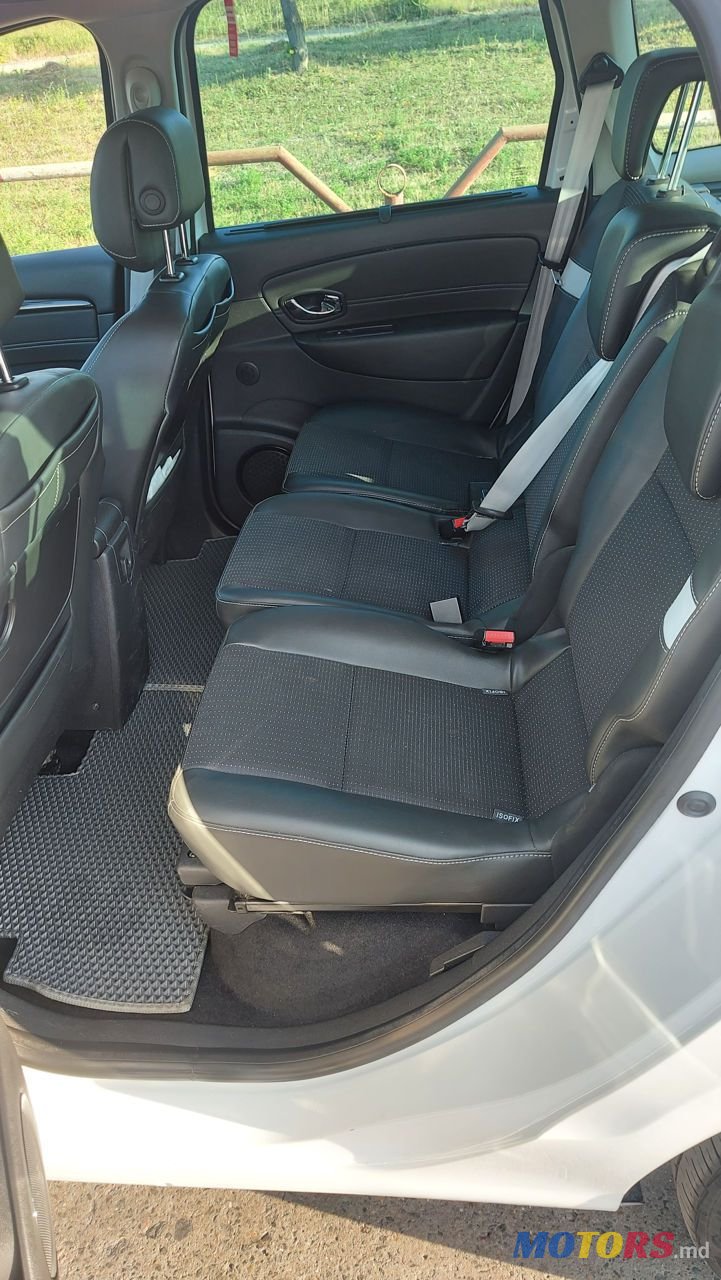 2013' Renault Grand Scenic photo #3