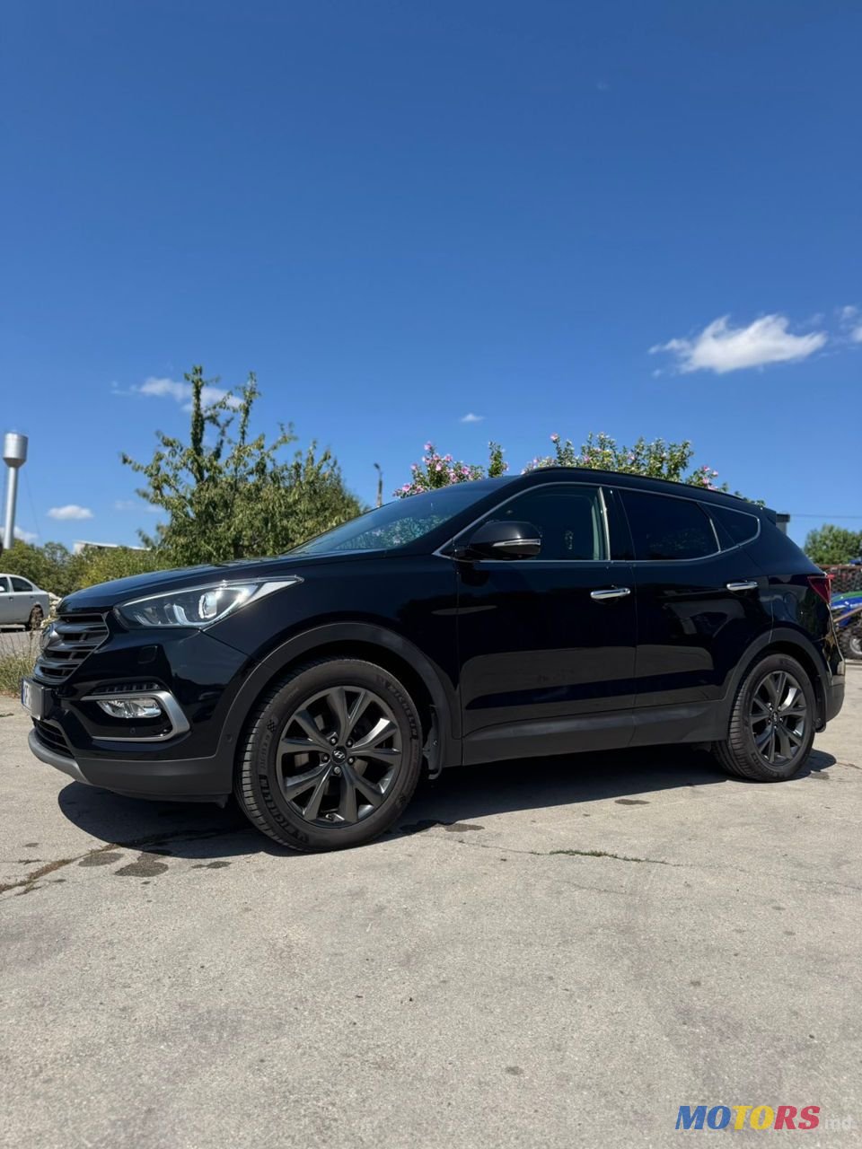 2017' Hyundai Santa Fe photo #5
