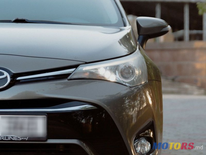 2016' Toyota Avensis photo #3