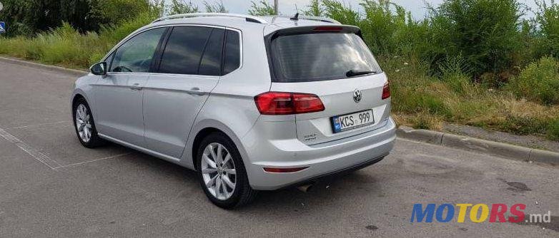 2016' Volkswagen Golf photo #1